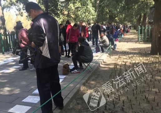 ��ڽ�Ů��������̫����   ����ΪŮ���Ҷ���8��δ��