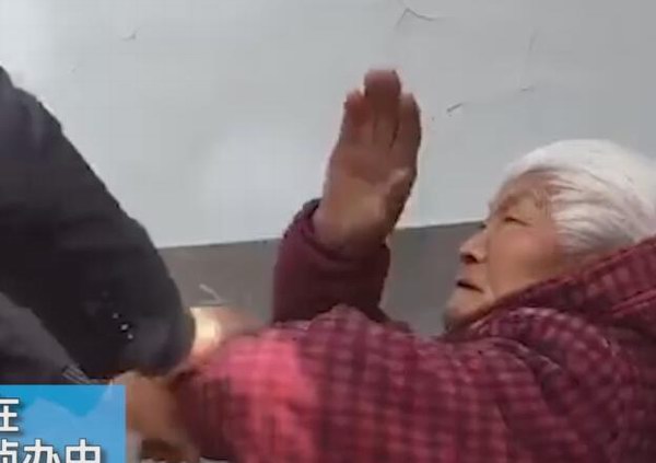 Ź������ĸ�ױ���  ���˷�ŭ