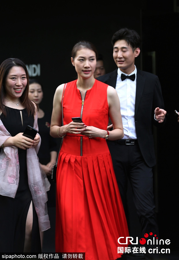 郭晶晶谢杏芳同场亮相 美艳不同你喜欢谁?